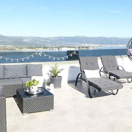 Moments By Sea Apartament *
