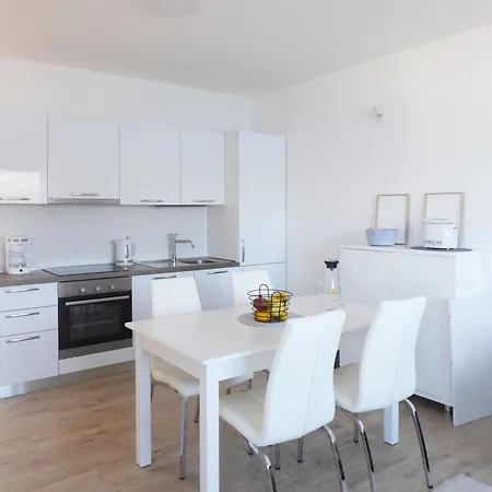 Moments By Sea Apartment
